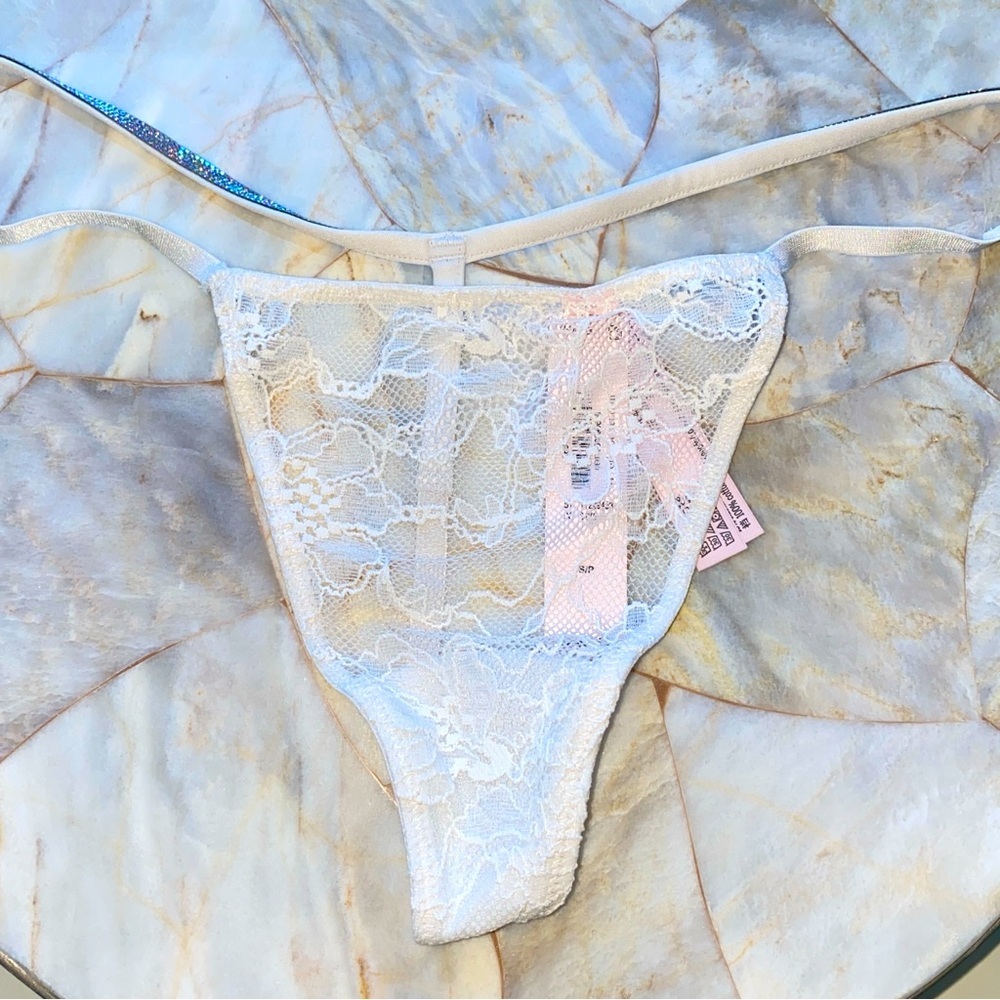 VS VERY SEXY Shine Strap Lace V-String Panty Small
